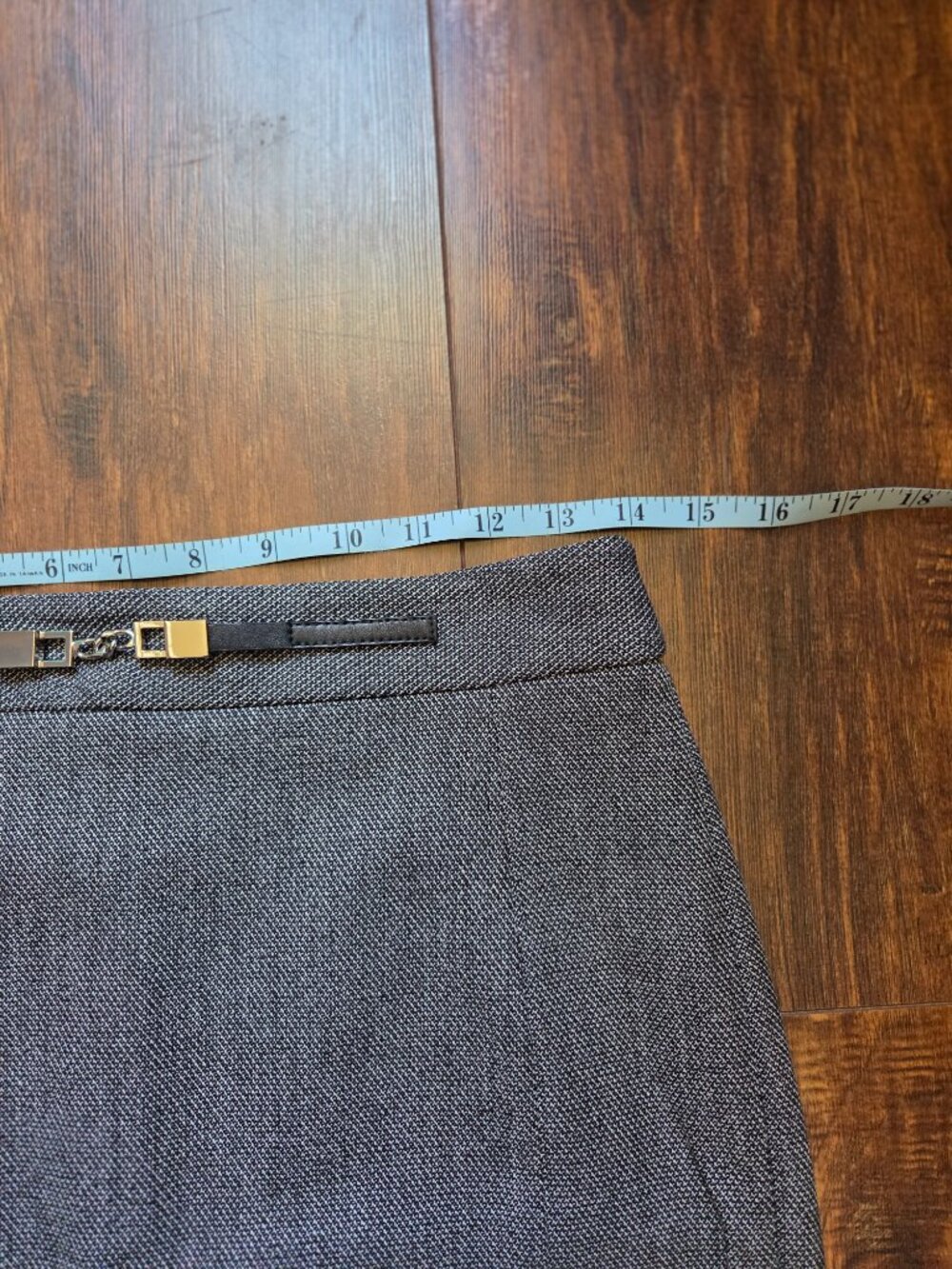 Express Design Studio: Gray Tweed Pencil Skirt Gold Buckle Leopard Slit Size 4 - Picture 9 of 10